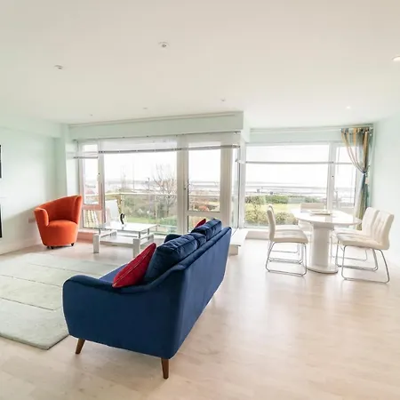 Διαμέρισμα Luxurious Seaside Γκάλγουεϊ