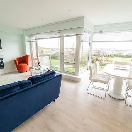 Luxurious Seaside Διαμέρισμα